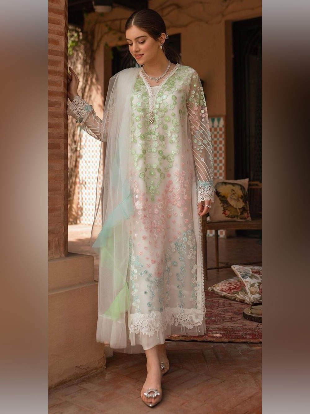 AMMARA KHAN PAKISTANI DESIGNER SEMI FORMAL DRESS WEDDING BRIDAL INDIAN